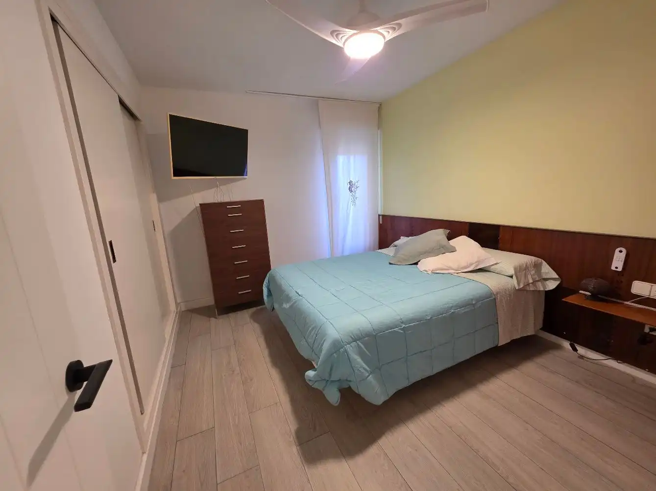Habitación de Apartamento en venta en La Manga del Mar Menor con Aire acondicionado, Terraza y Trastero