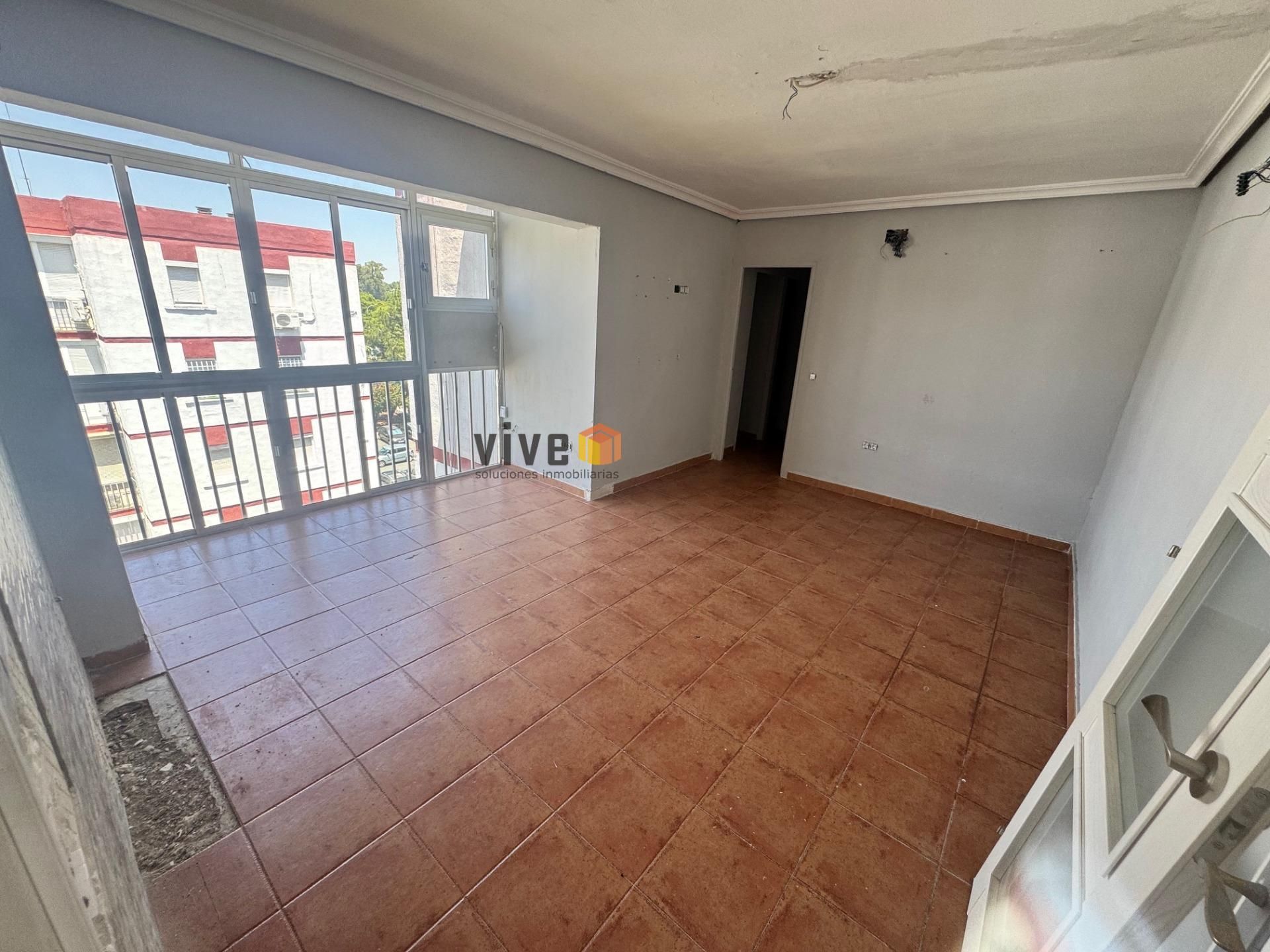 Bedroom of Flat for sale in  Sevilla Capital  with Balcony