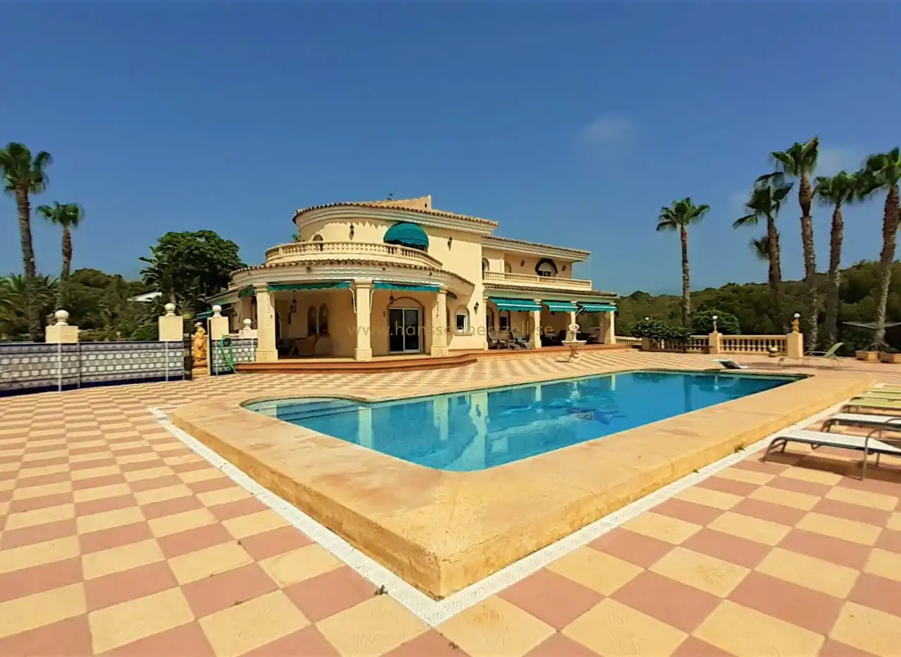Piscina de Casa o xalet en venda en Pueblo - Urbanizaciones