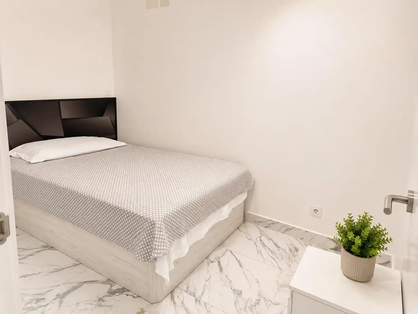 Bedroom of Duplexes for rent in Madrid  with Air Conditioner, Heating and Furnished