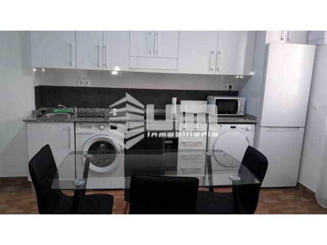 Flat to rent in CALLE SAN PEDRO, Avenida de Abril - 9 de Octubre