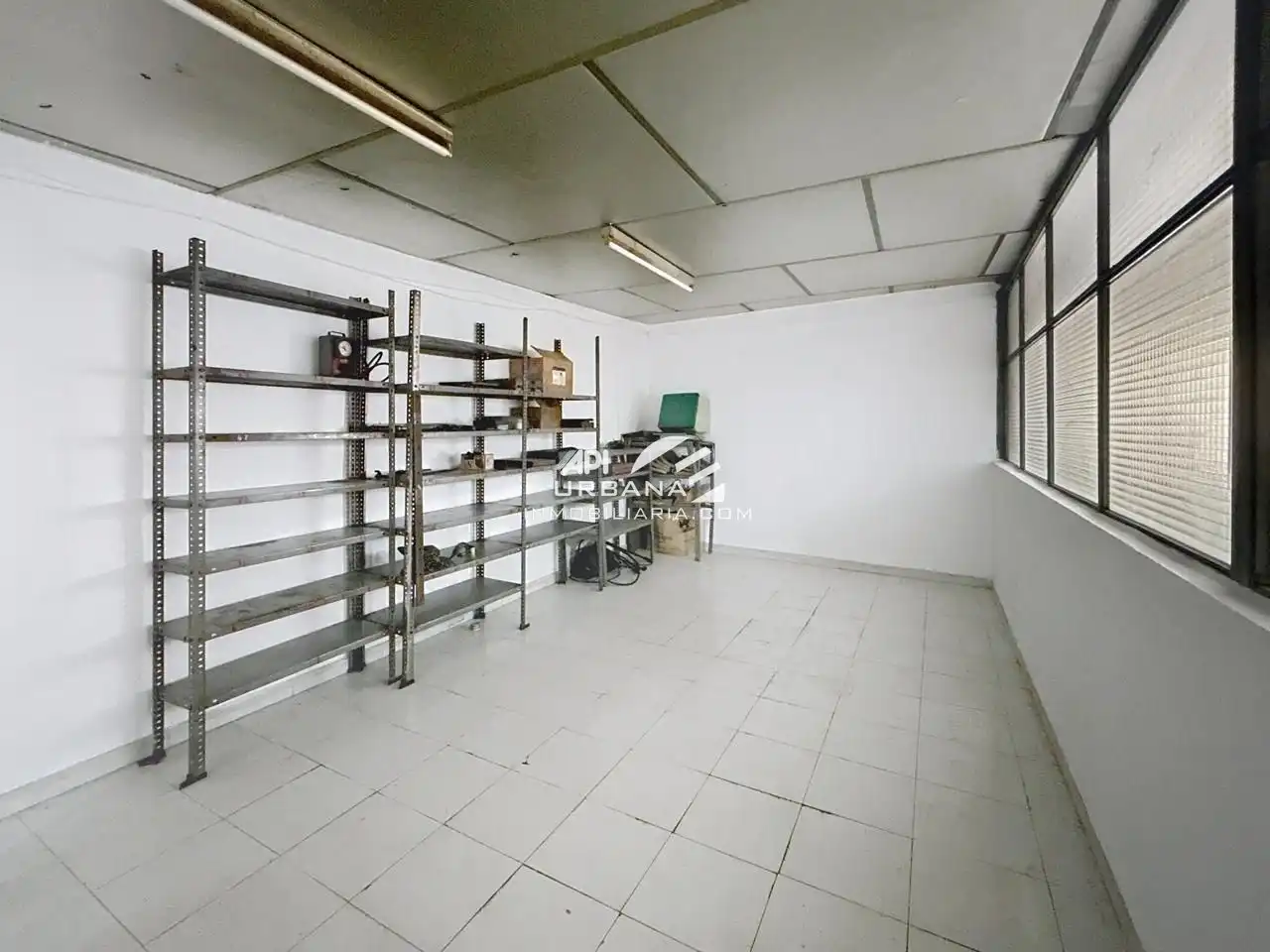 Nave industrial de alquiler en Lucena