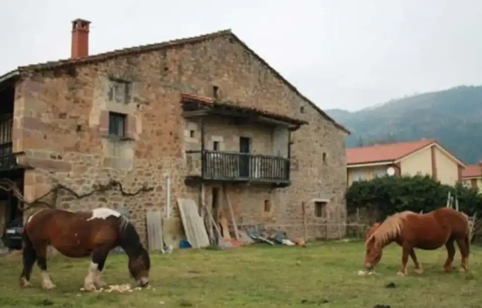 Vista exterior de Finca rústica en venta en Los Corrales de Buelna  con Jardín privado y Balcón