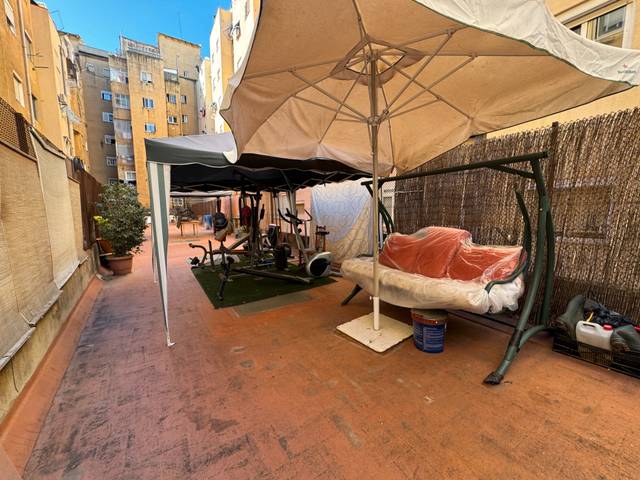 Local comercial en Venta en Carrer de Cienfuegos en La Sagrera