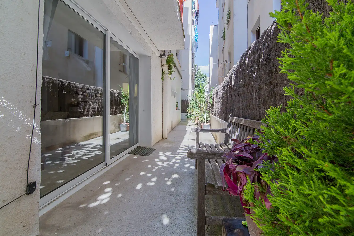 Außenansicht von Wohnung zum Verkauf in Caldes d'Estrac mit Privatgarten, Terrasse und Balkon