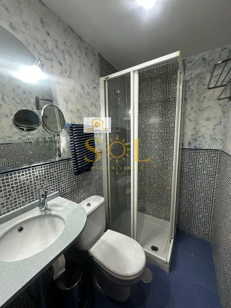 Bany de Apartament en venda en León Capital  amb Calefacció, Parquet i Moblat