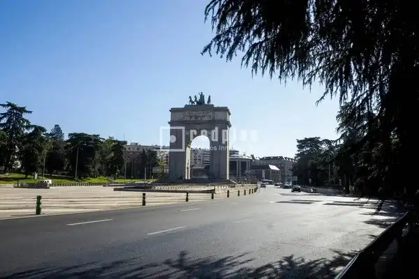 Vista exterior de Piso en venta en Madrid con Calefacción, Parquet y Terraza