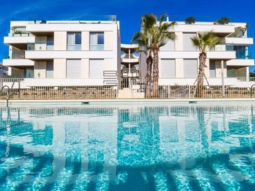 Flat with pool for sale in Estrella del Mar