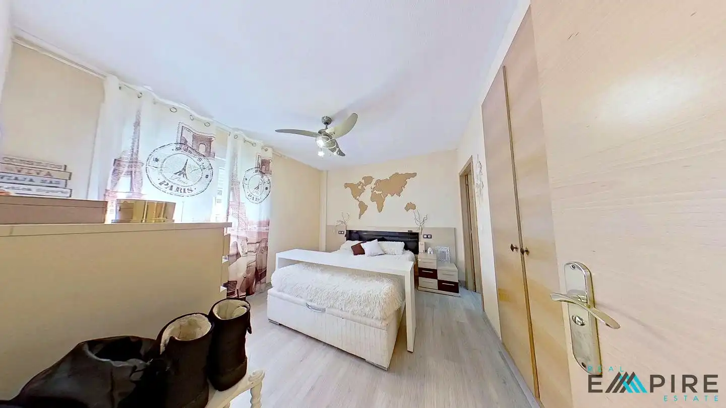Habitación de Planta baja en venta en Parla Este