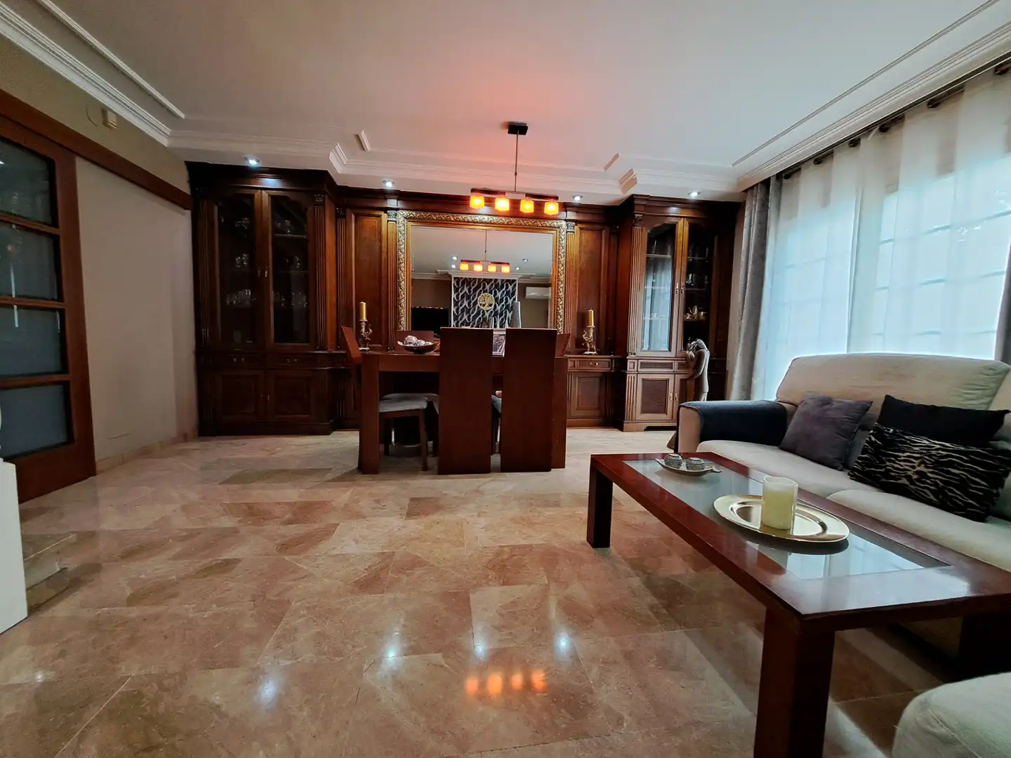 Sala d'estar de Casa adosada en venda en Mataró amb Aire condicionat, Calefacció i Jardí privat