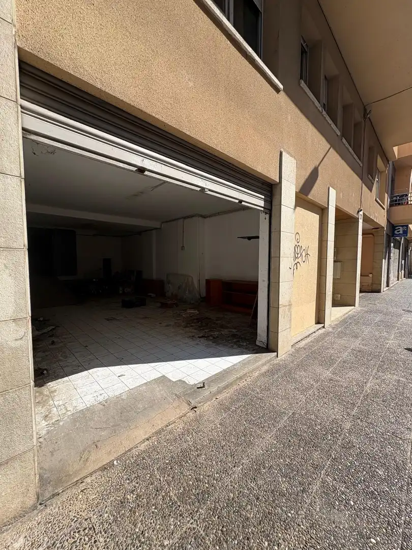 Local comercial en alquiler en JOSEP MALUQUER I SALVADOR