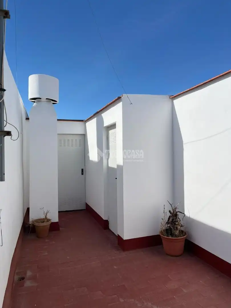 Vista exterior de Piso en venta en Carmona, Sevilla
