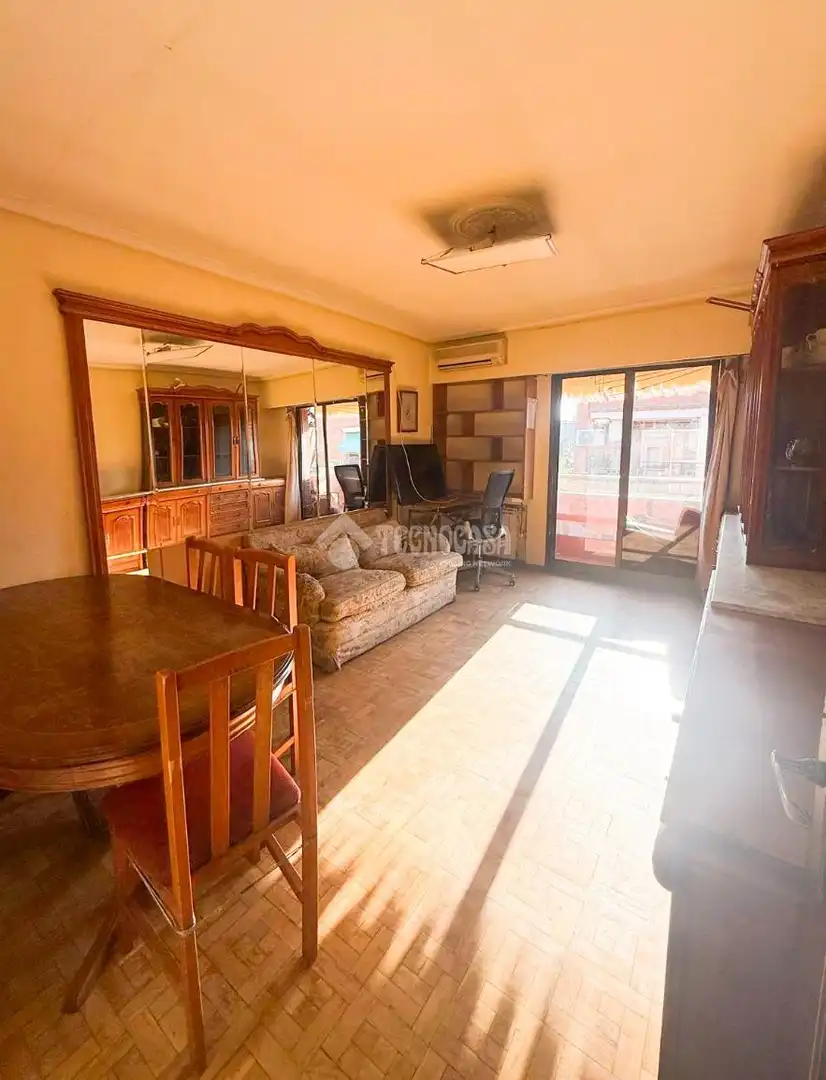 Sala d'estar de Pis en venda en Madrid amb Calefacció, Parquet i Terrassa