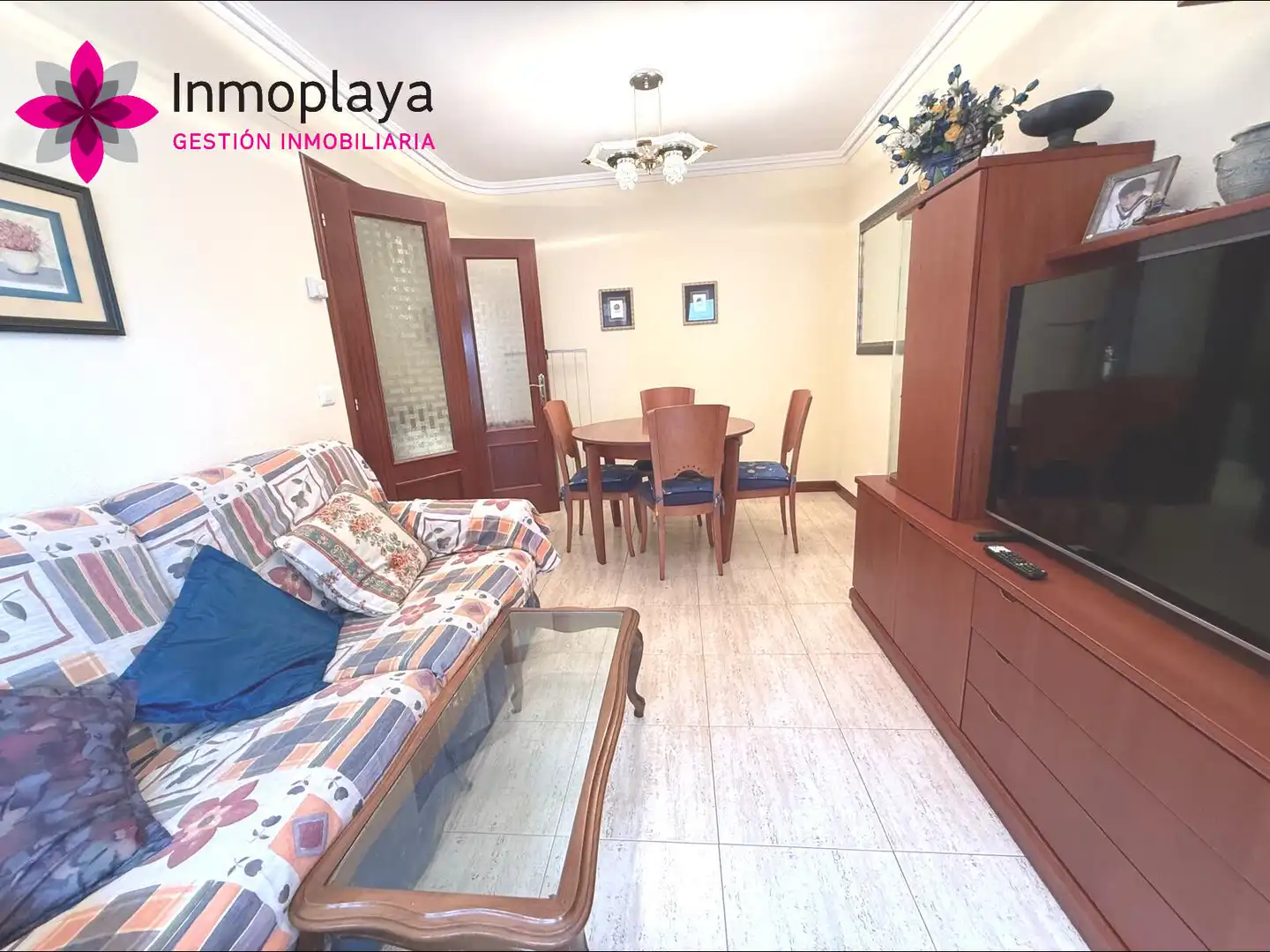 Sala de estar de Piso en venta en Noja con Calefacción, Terraza y Amueblado