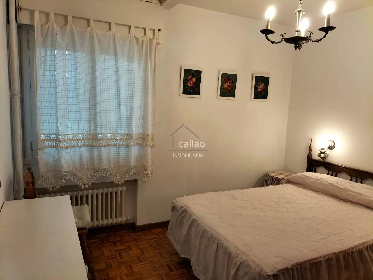 Habitación de Piso de alquiler en Ferrol con Calefacción, Parquet y Amueblado
