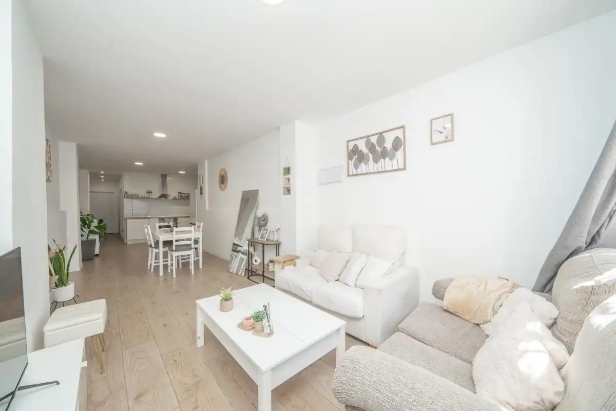 Wohnzimmer von Erdgeschoss zum Verkauf in Alicante / Alacant mit Klimaanlage, Heizung und Möbliert