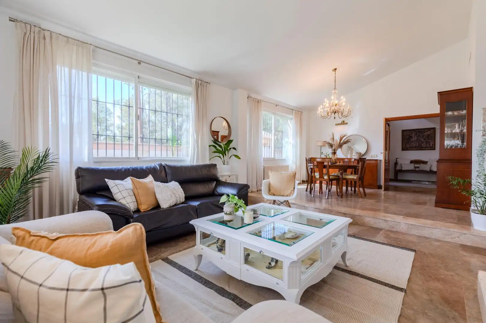 Sala de estar de Casa o chalet en venta en L'Eliana con Calefacción y Terraza