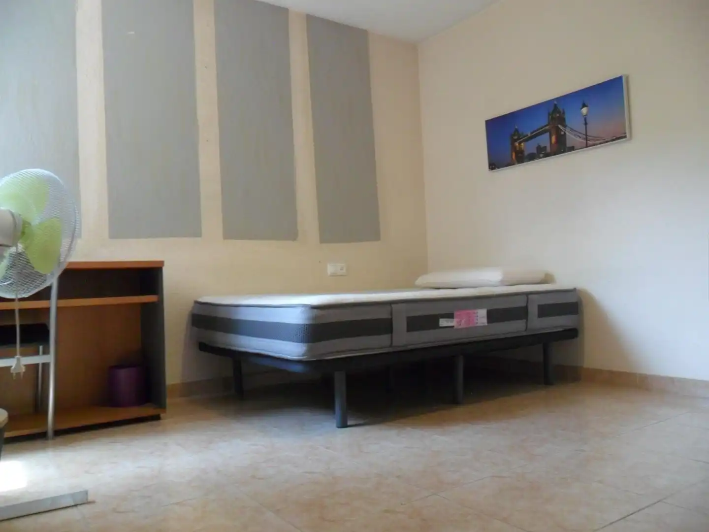 Habitación de Piso de alquiler en Granada con Calefacción y Jardín privado