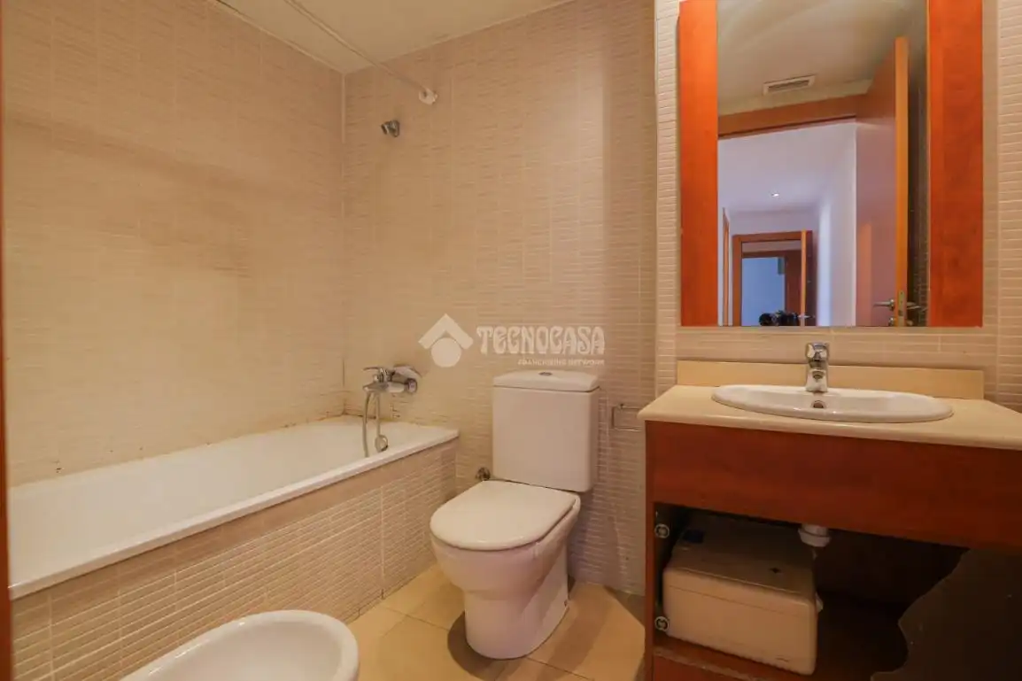 Baño de Piso en venta en Montcada i Reixac con Aire acondicionado y Balcón