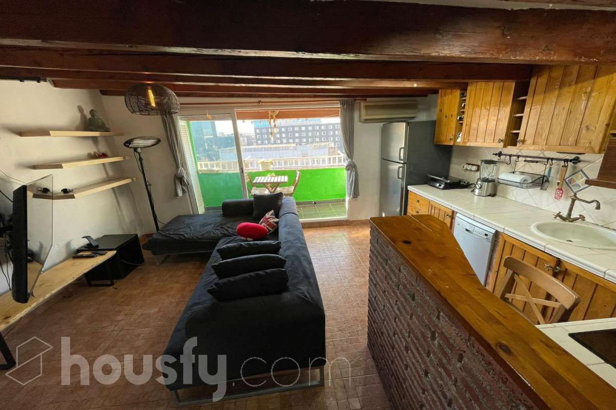 Sala de estar de Piso en venta en  Barcelona Capital con Terraza, Trastero y Amueblado