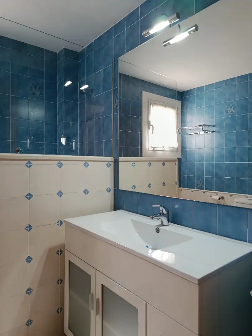 Baño de Piso en venta en Girona con Aire acondicionado, Calefacción y Jardín privado
