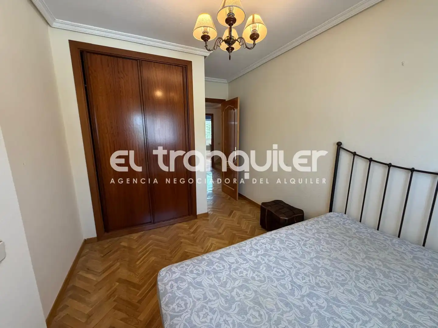 Dormitori de Casa adosada de lloguer en Leganés amb Jardí privat, Parquet i Terrassa