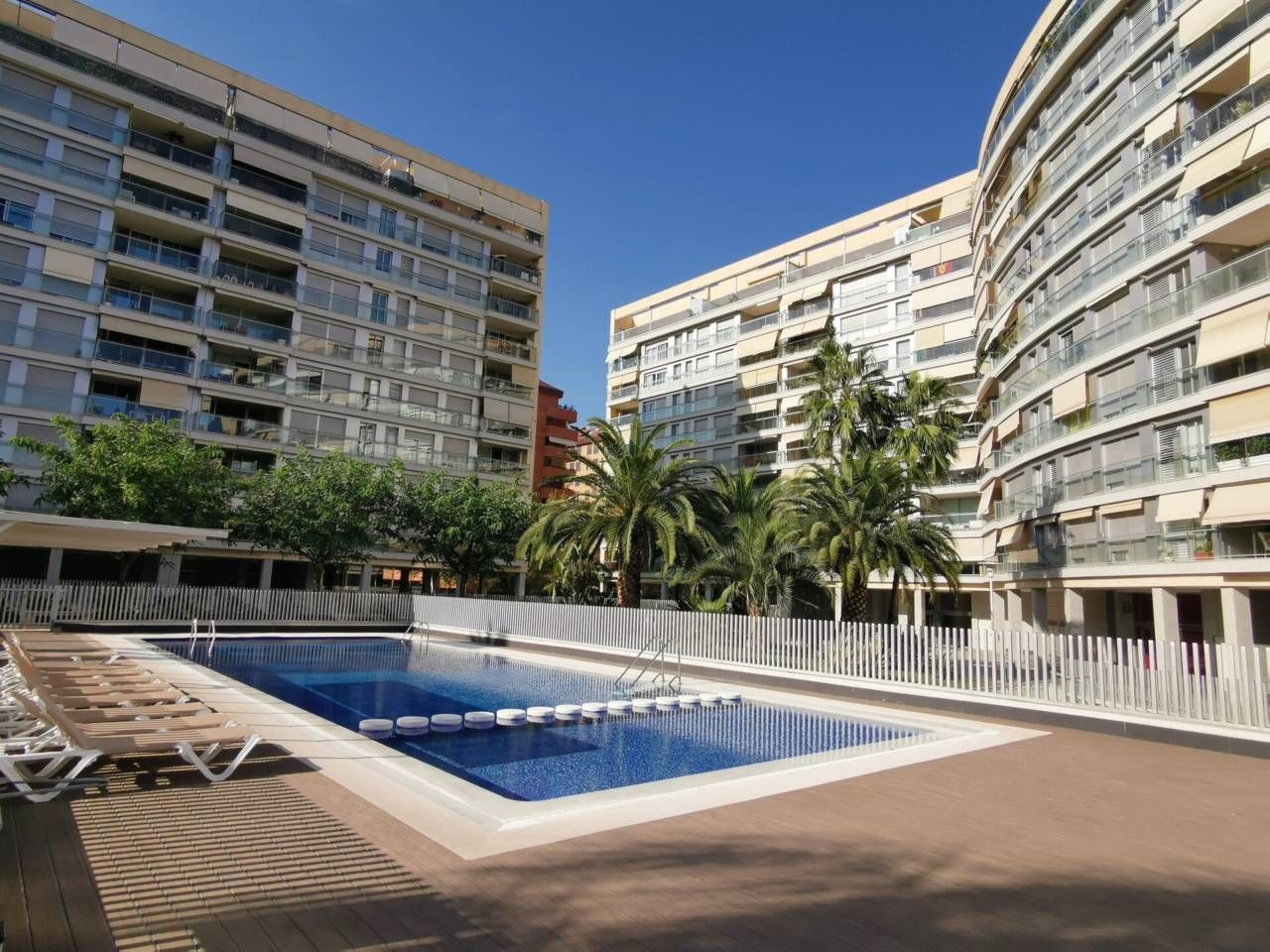 Swimming pool of Flat to rent in  Valencia Capital  with Air Conditioner, Heating and Furnished