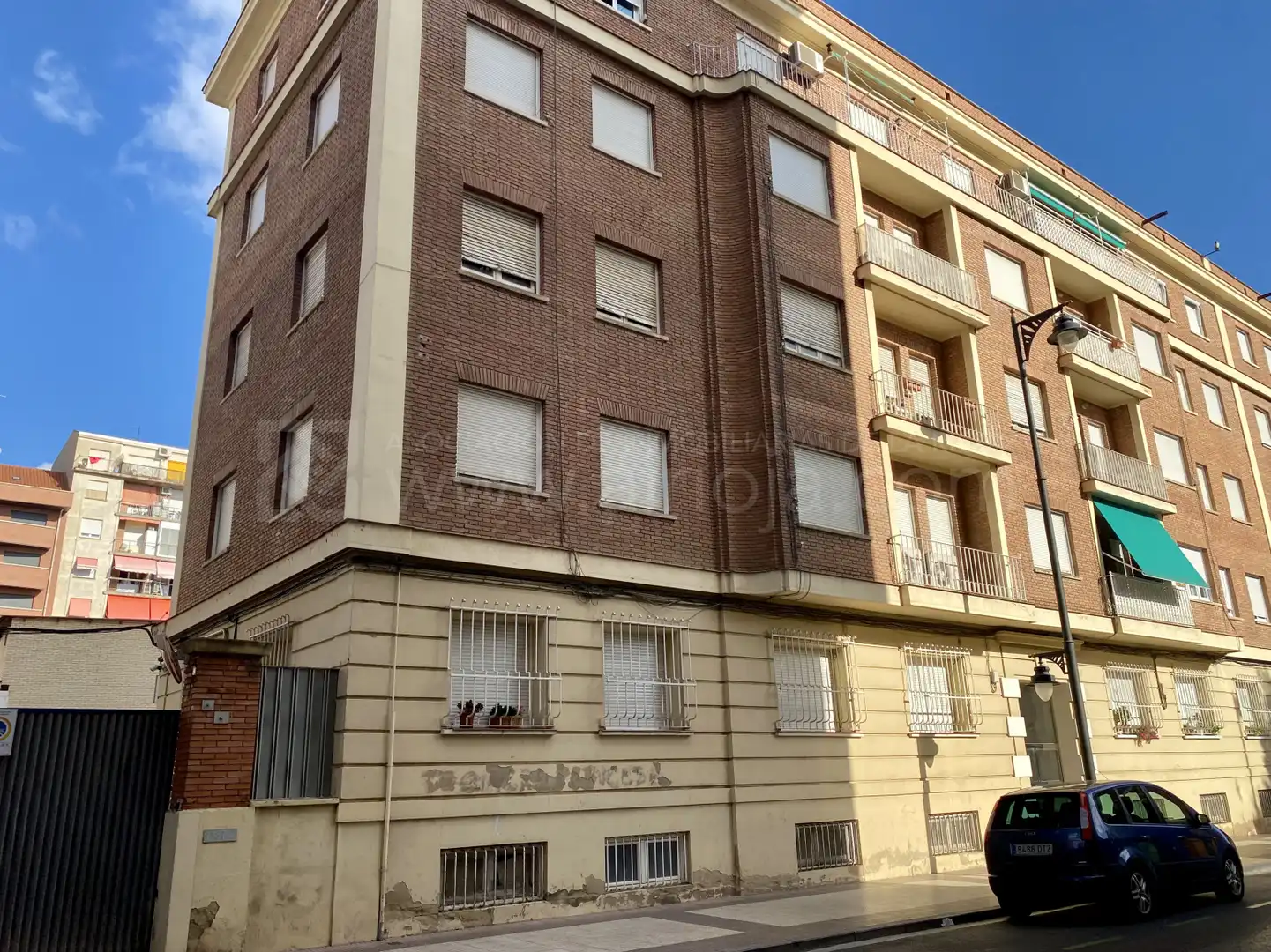 Vista exterior de Oficina en venda en  Logroño amb Calefacció, Terrassa i Traster