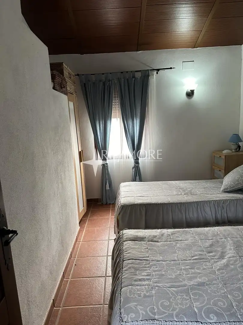 Habitación de Finca rústica en venta en La Puebla de los Infantes con Aire acondicionado, Calefacción y Jardín privado