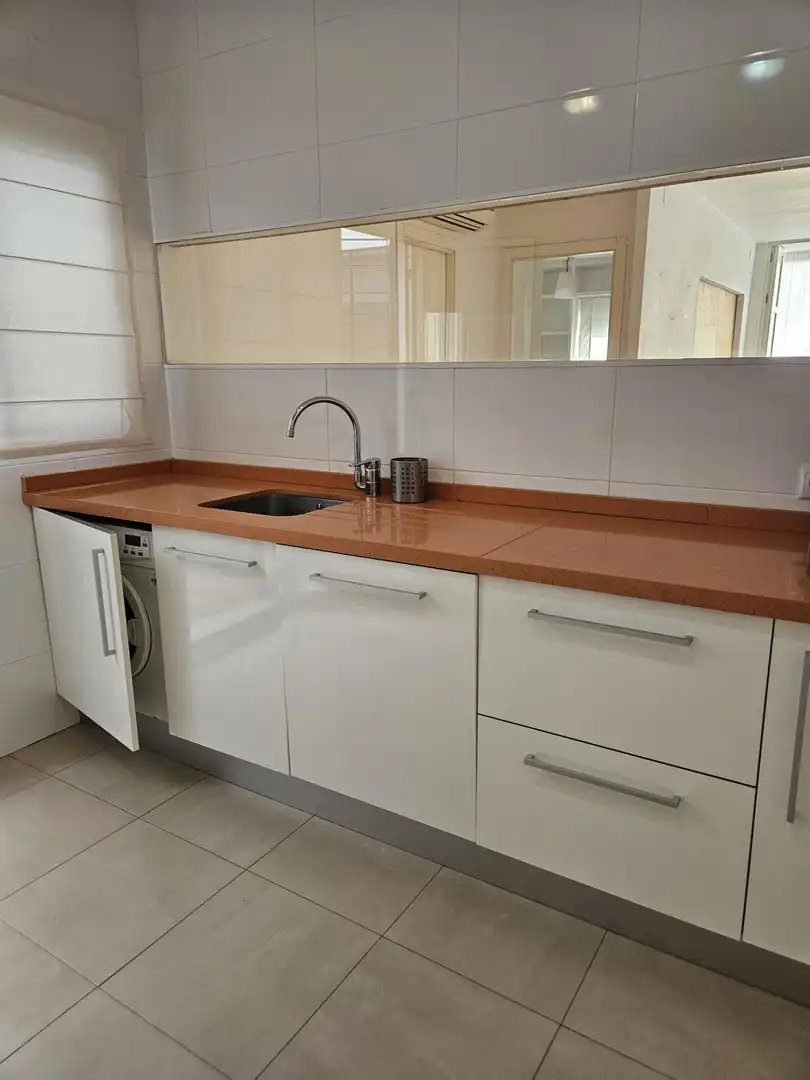 Cocina de Piso de alquiler en Sevilla con Aire acondicionado, Calefacción y Balcón