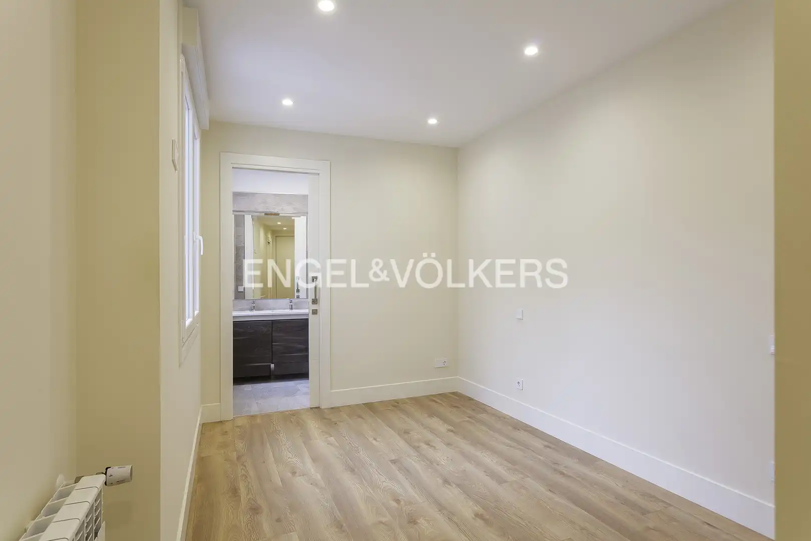 Habitación de Piso de alquiler en Bilbao  con Calefacción y Balcón