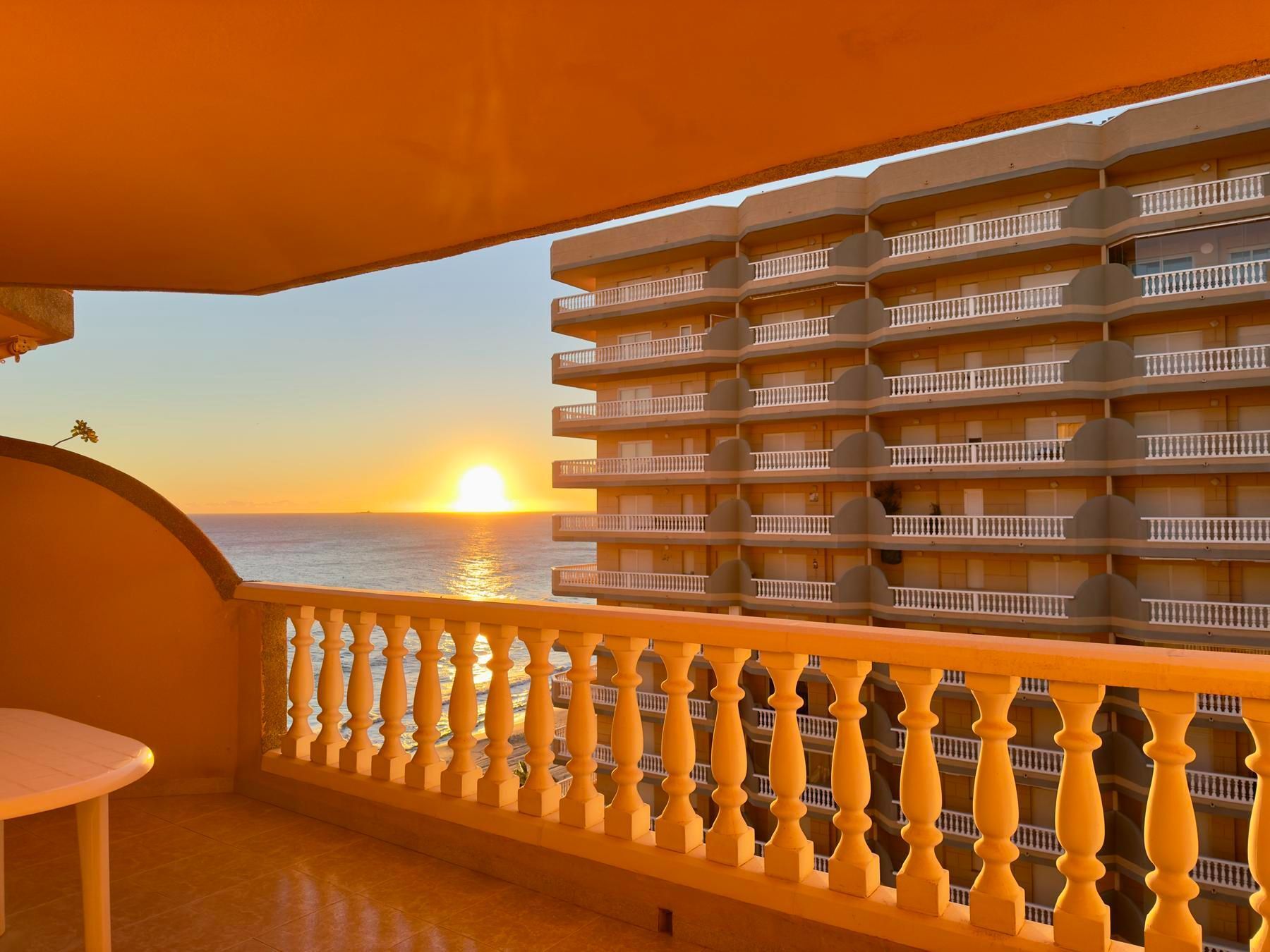 Dormitori de Apartament en venda en La Manga del Mar Menor amb Calefacció, Terrassa i Moblat