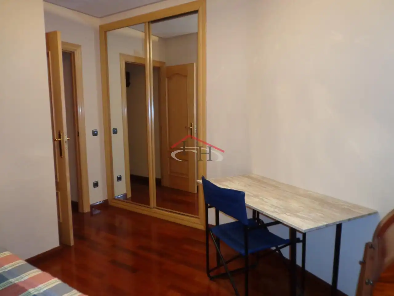 Schlafzimmer von Wohnung zur Miete in León Capital  mit Heizung, Parkett und Terrasse