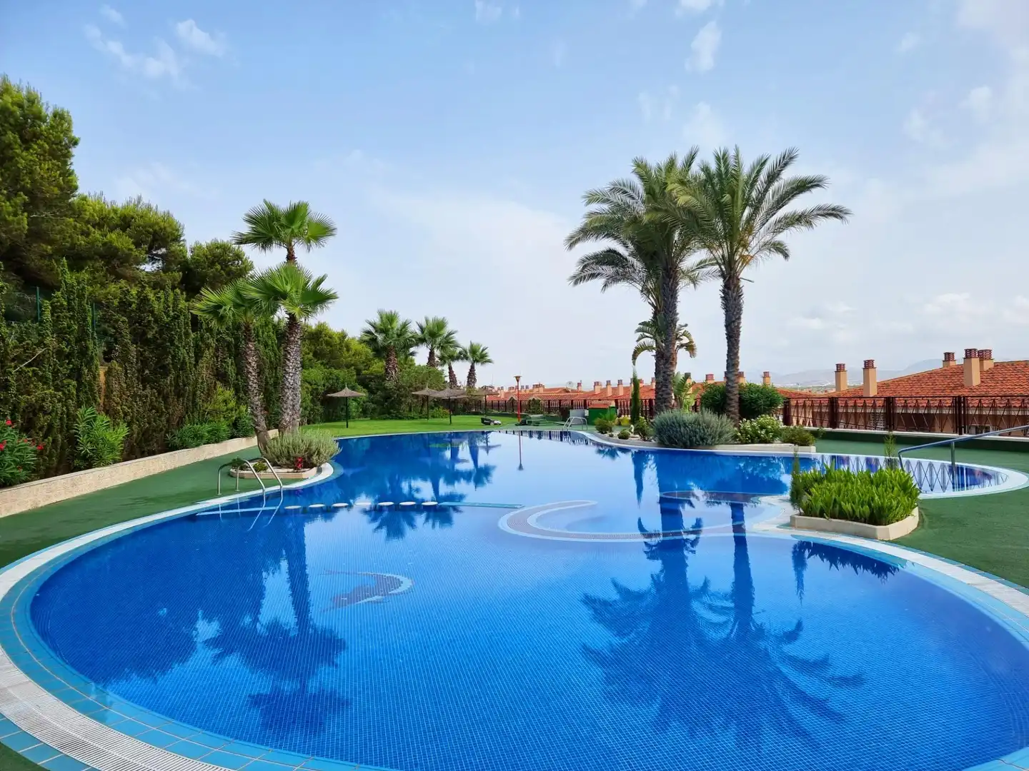 Piscina de Apartamento en venta en Santa Pola con Aire acondicionado, Amueblado y Piscina comunitaria