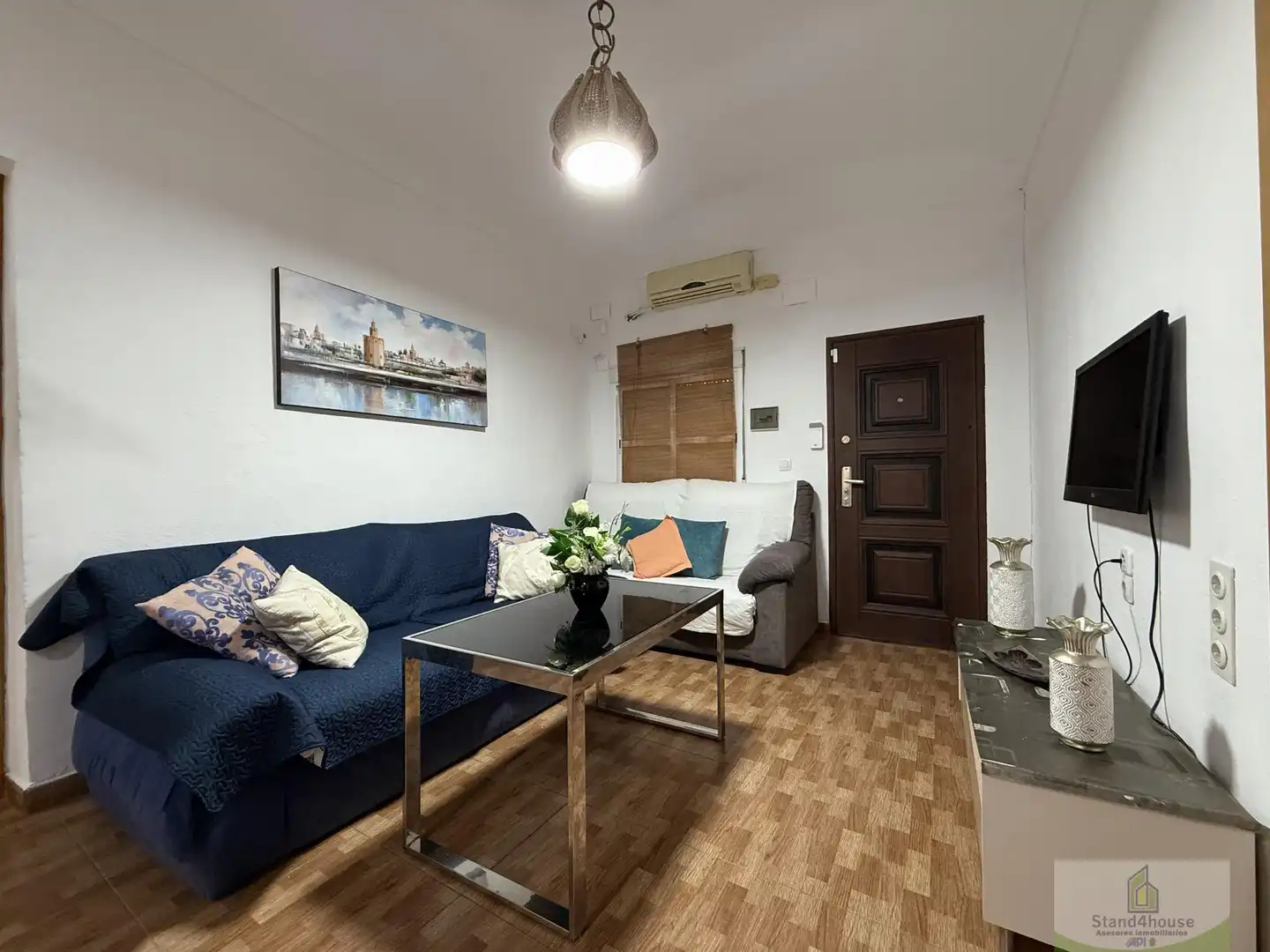 Sala d'estar de Casa adosada en venda en Bollullos Par del Condado amb Aire condicionat, Calefacció i Traster