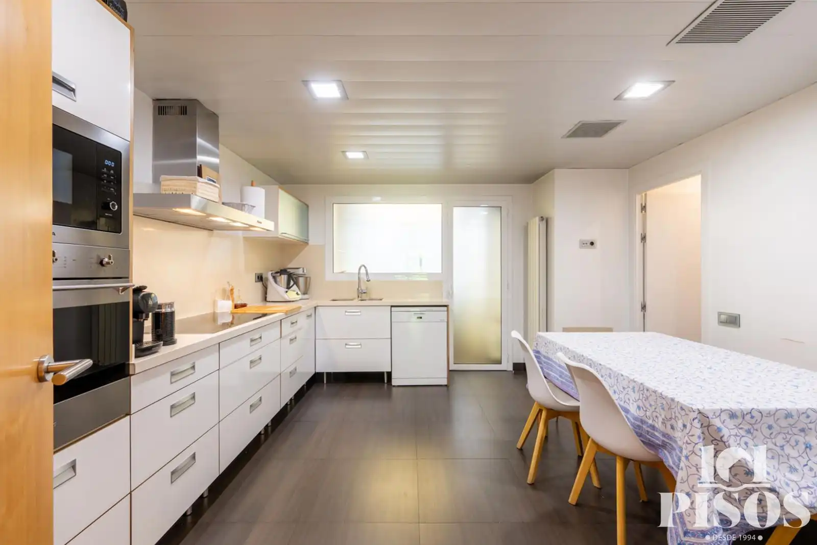 Kitchen of Flat for sale in Sant Cugat del Vallès  with Air Conditioner, Heating and Private garden