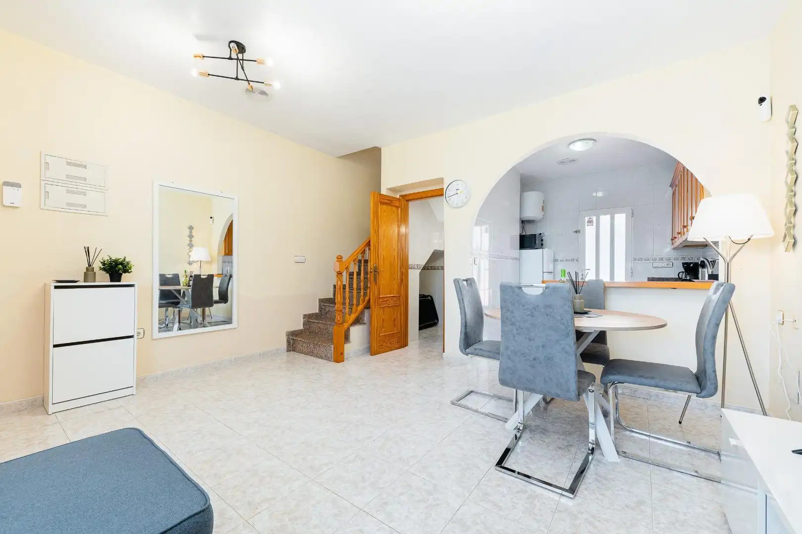 Casa adosada de lloguer en Orihuela amb Aire condicionat, Terrassa i Moblat