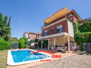 Casa con piscina in vendita a Caldes de Montbui