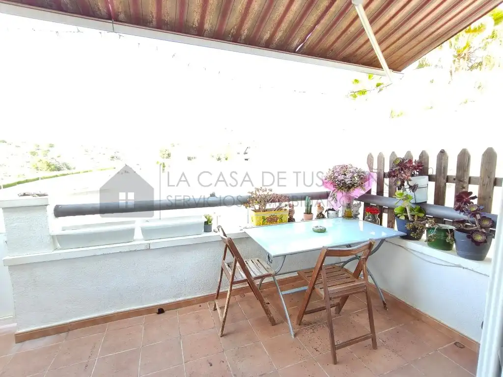 Terrasse von Einfamilien-Reihenhaus zum Verkauf in Petrer