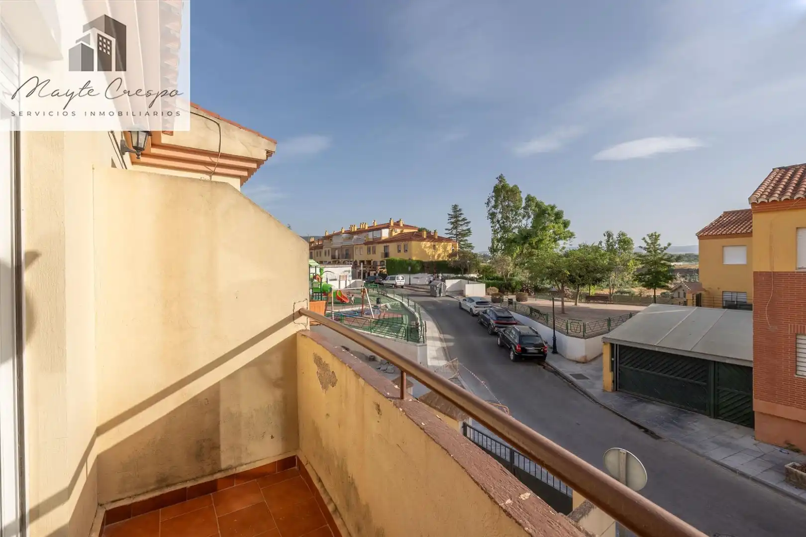 Terrasse von Einfamilien-Reihenhaus zum Verkauf in Ogíjares mit Klimaanlage und Gemeinschaftspool