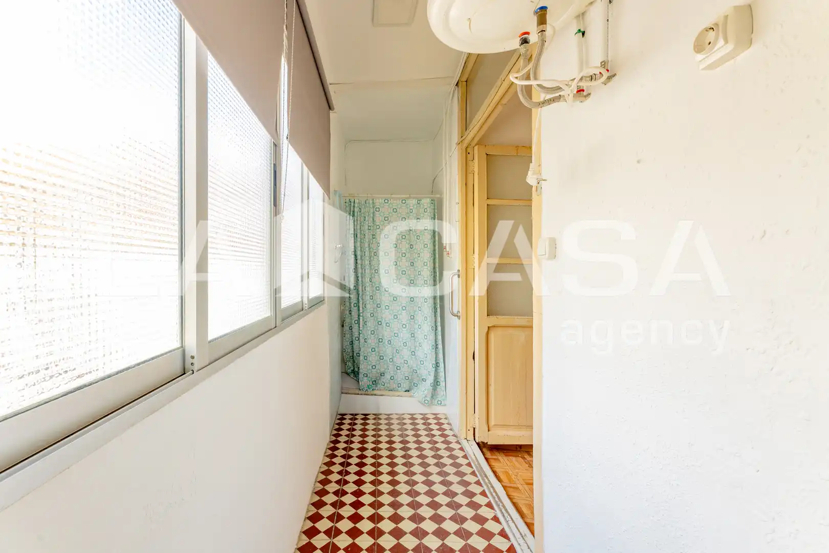 Flat for sale in Valencia  with Balcony