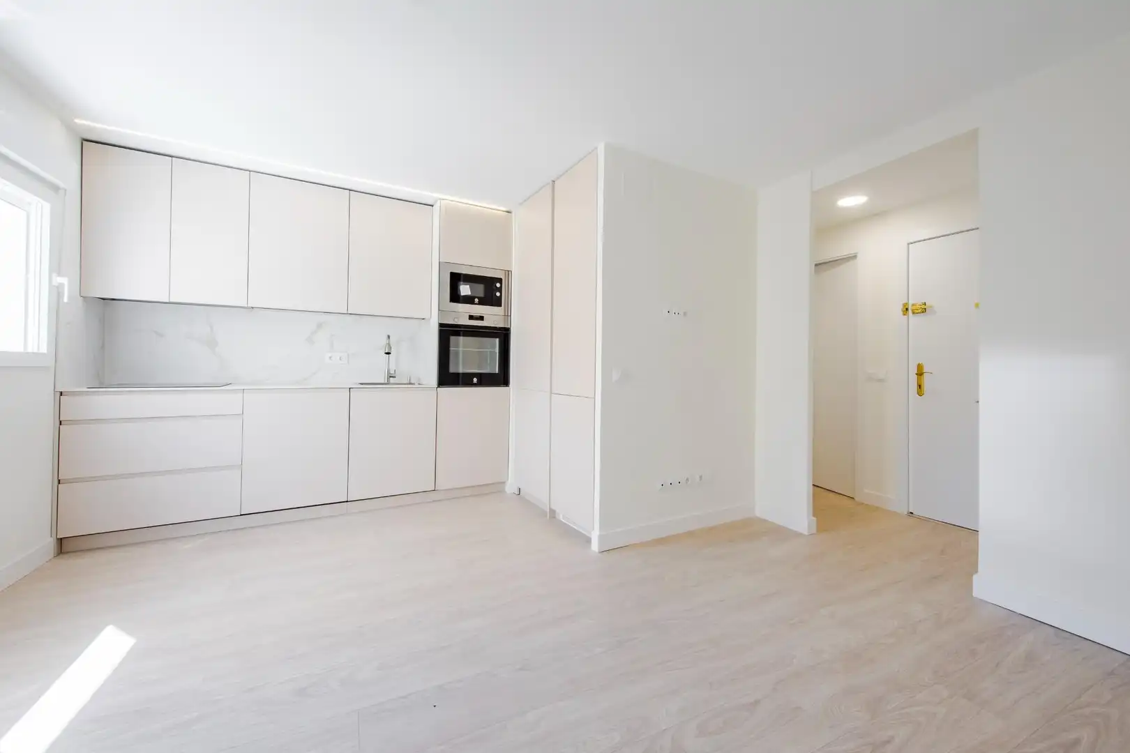 Kitchen of Flat for sale in Madrid