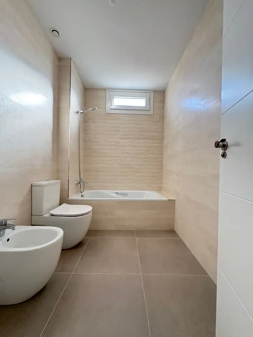 Baño de Piso en venta en Arnedo con Calefacción, Trastero y Balcón