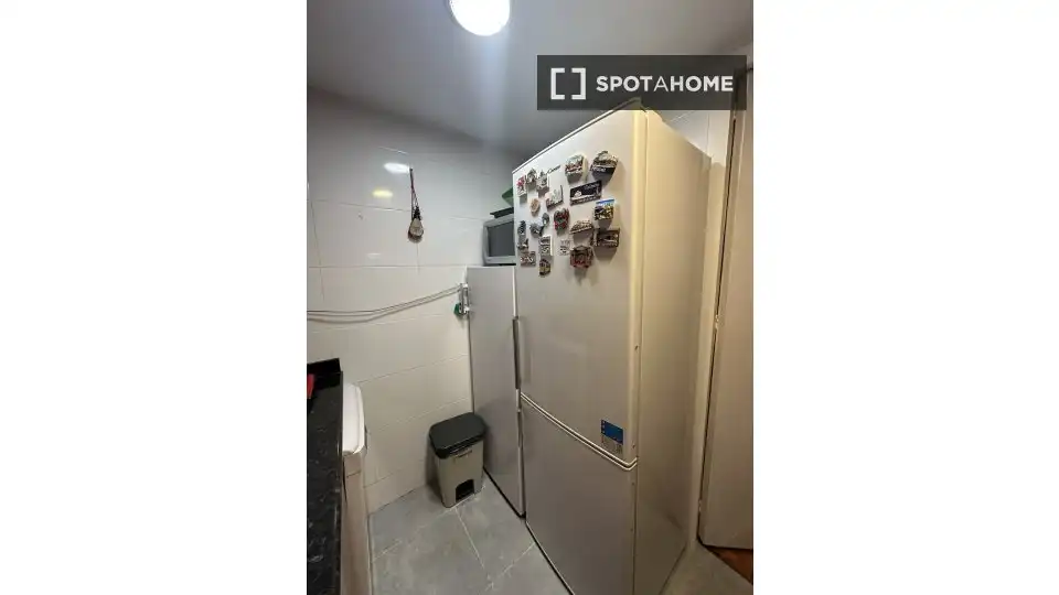 Room in Sant Gervasi- Galvany