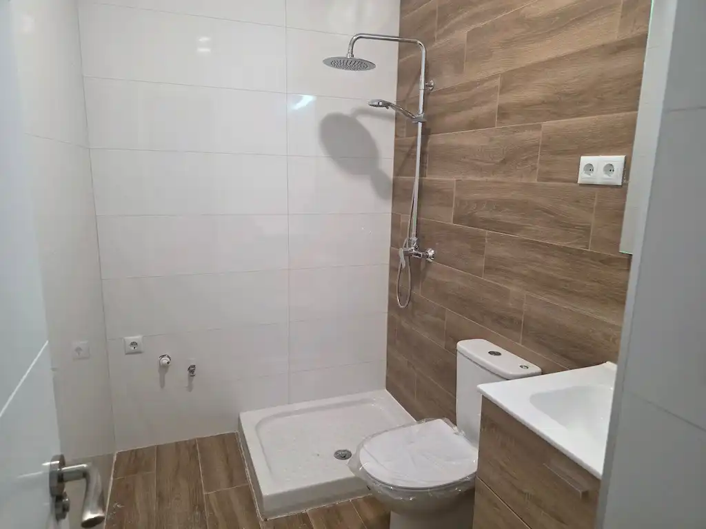 Bathroom of Flat for sale in Torrejón de Ardoz  with Air Conditioner, Heating and Oven