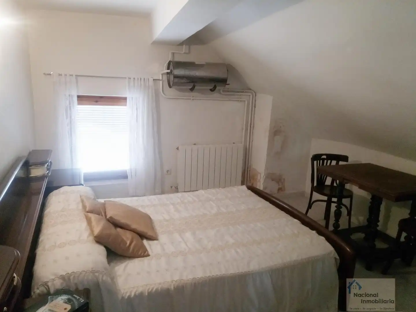 Dormitori de Casa o xalet en venda en Torre Val de San Pedro amb Calefacció, Moblat i Alarma