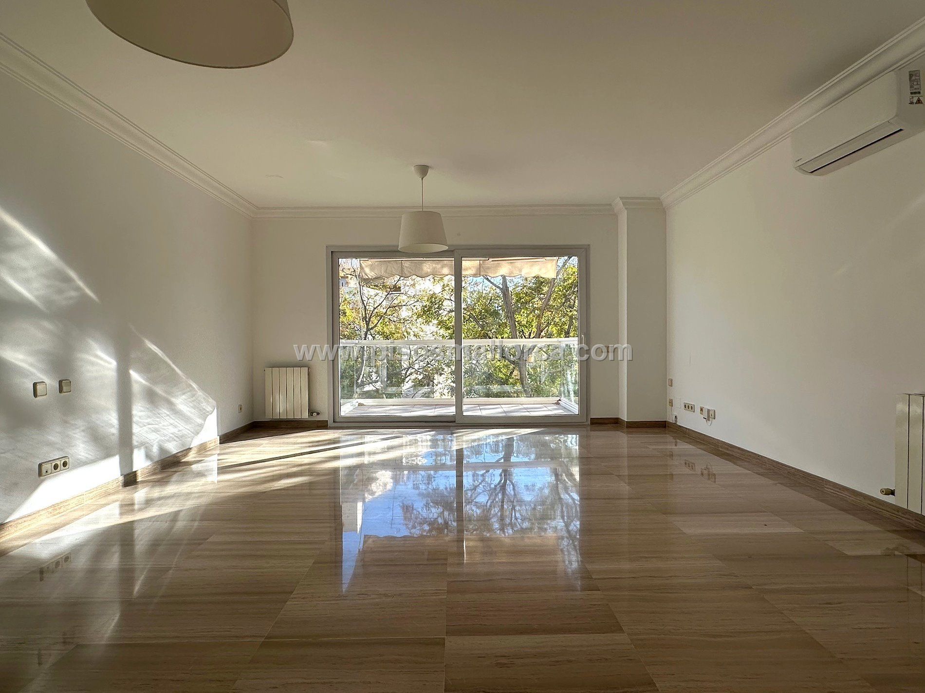 Sala d'estar de Pis de lloguer en  Palma de Mallorca amb Aire condicionat, Calefacció i Piscina