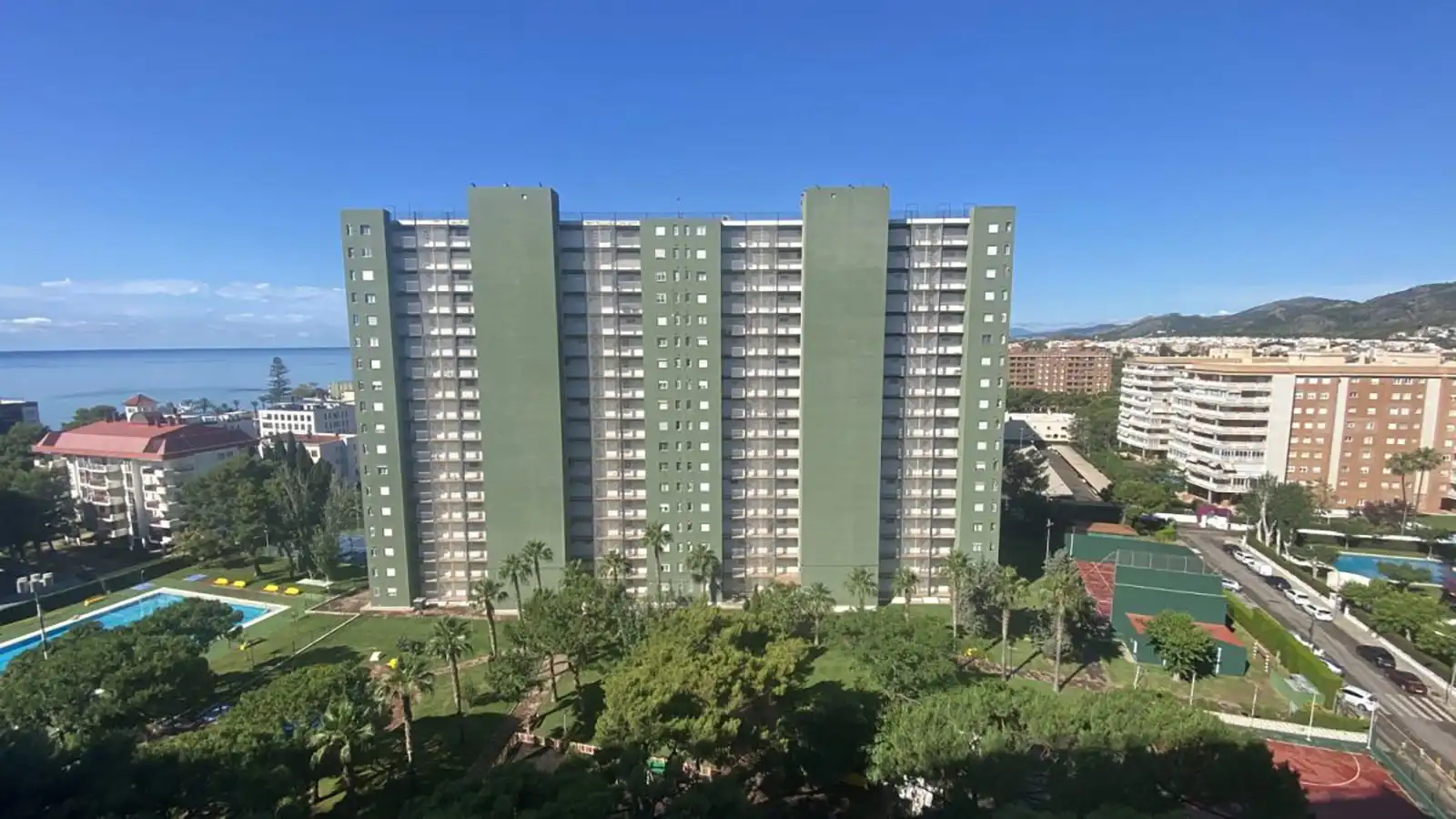 Vista exterior de Apartament en venda en Benicasim / Benicàssim amb Jardí privat, Terrassa i Moblat