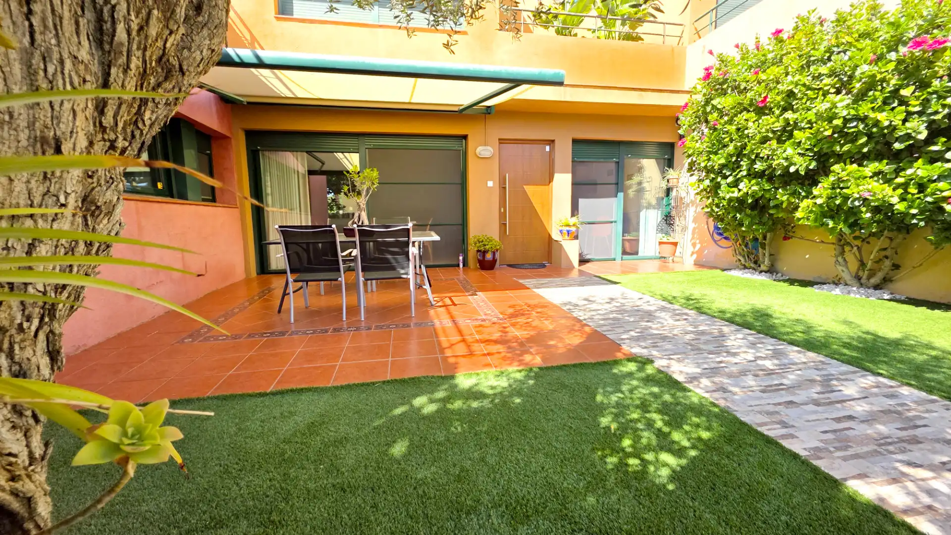 Terraced house with terrace for sale in Passatge de l'Abellarol, imagen 3