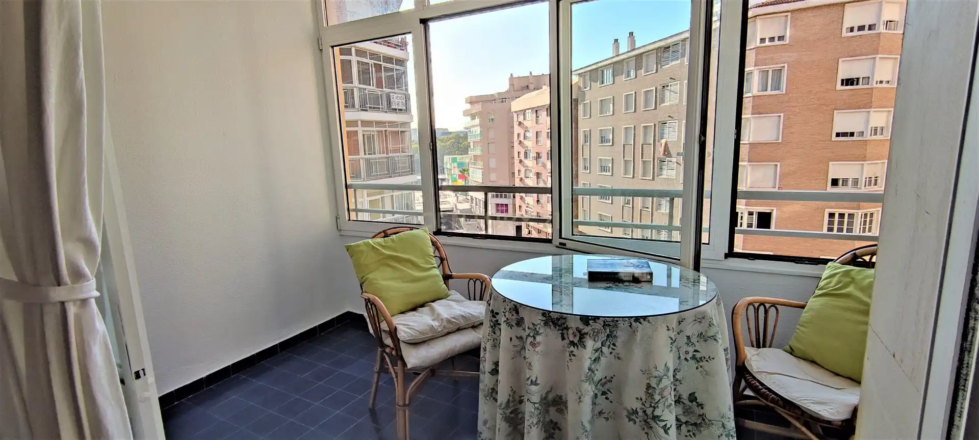 Terrasse von Wohnung zur Miete in Málaga mit Klimaanlage